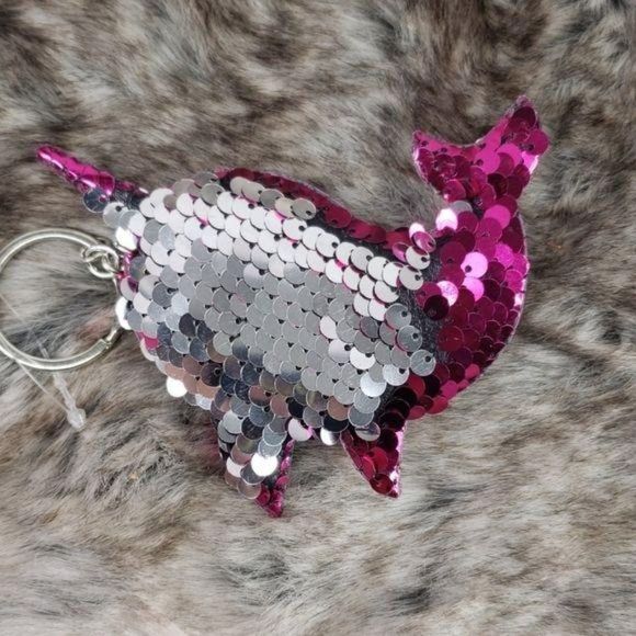 Narwhals Pink Two Colored sequined Keychain - Picture 4 of 4